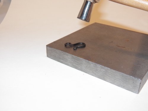 Susan LeGuyader's Challenge Necklace - , Contemporary Wire Jewelry, Making Chain, Chain Making , Loops, Wire Loop, Wrapped Wire Loop, With the bench block and hammer tap flat